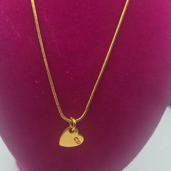 Christian Dior Elegant Gold Plated Heart Pendant Necklace (EUC)✨️ - Picture 7 of 7